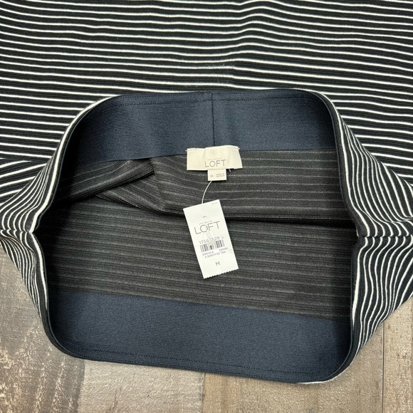 NWT Loft Black & White Striped Knit Skirt size Medium - Picture 5 of 7